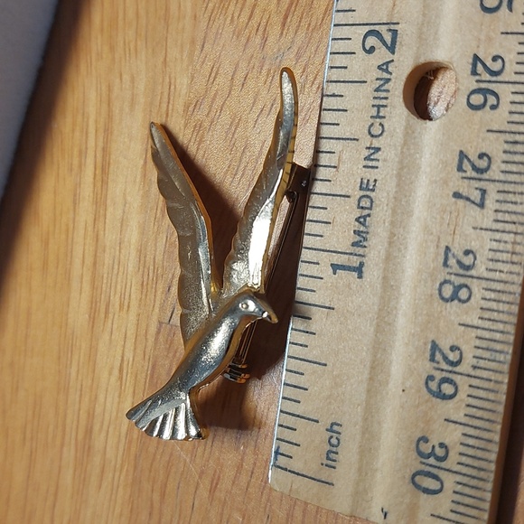Goldtone Seagull Brooch Pin Bird 1.75" - Picture 4 of 4